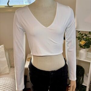 White long sleeve crop top